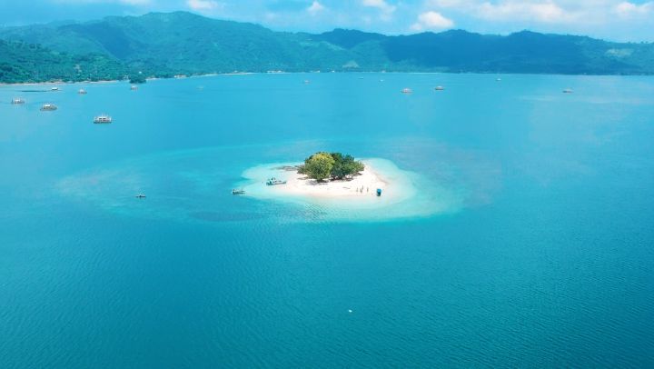 Another beautiful view of Pink Beach